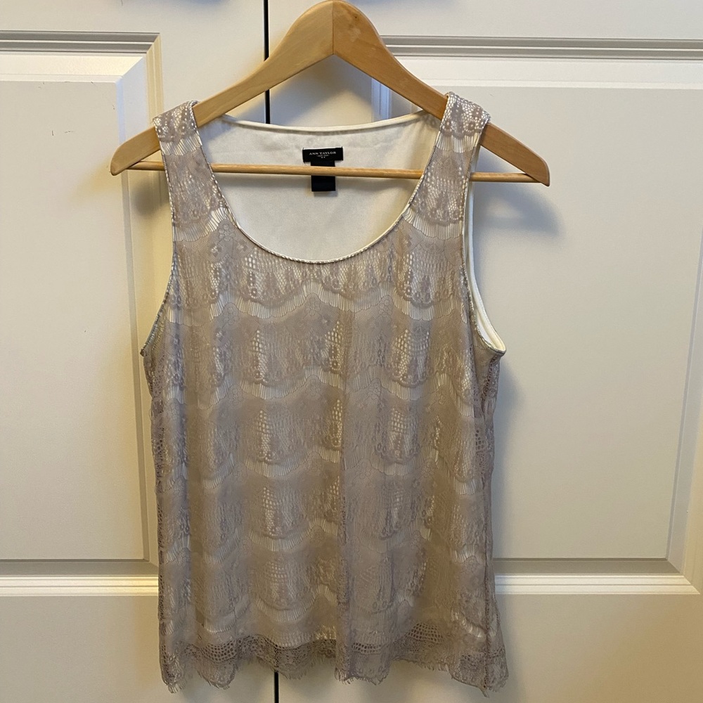 Sleeveless LOFT lined lace top - size M